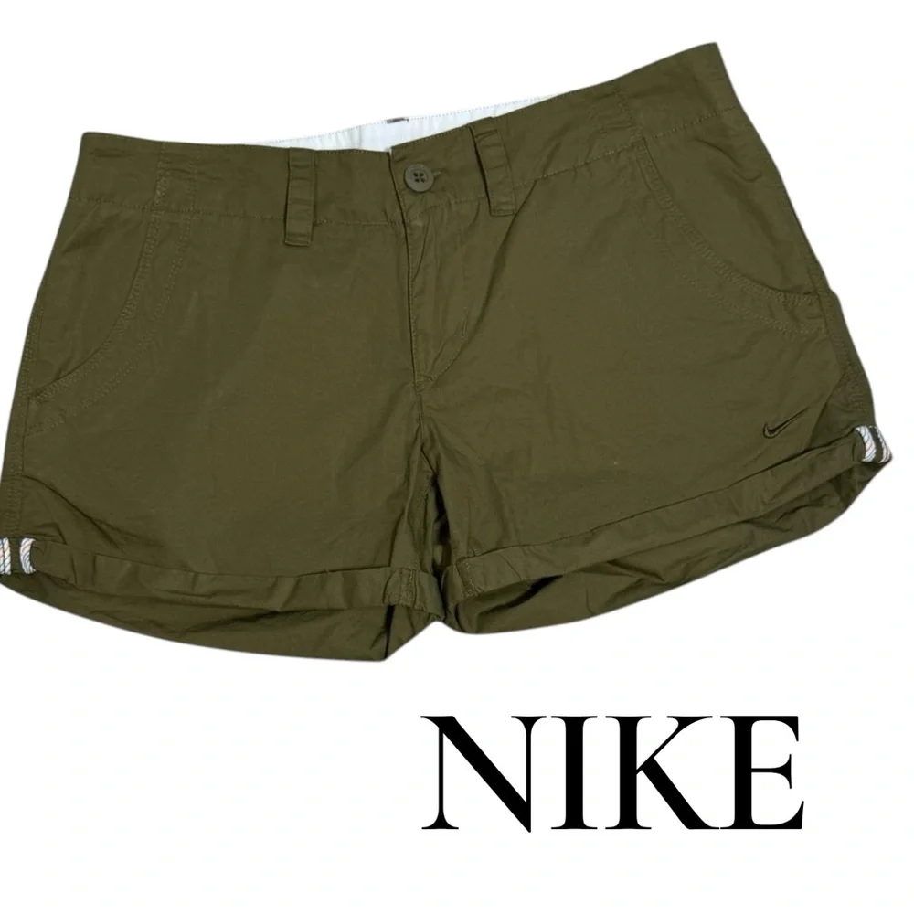 Nike Athletic Chino Shorts Olive Green Roll-Tab Cuffed Outdoor Shorts Size 10